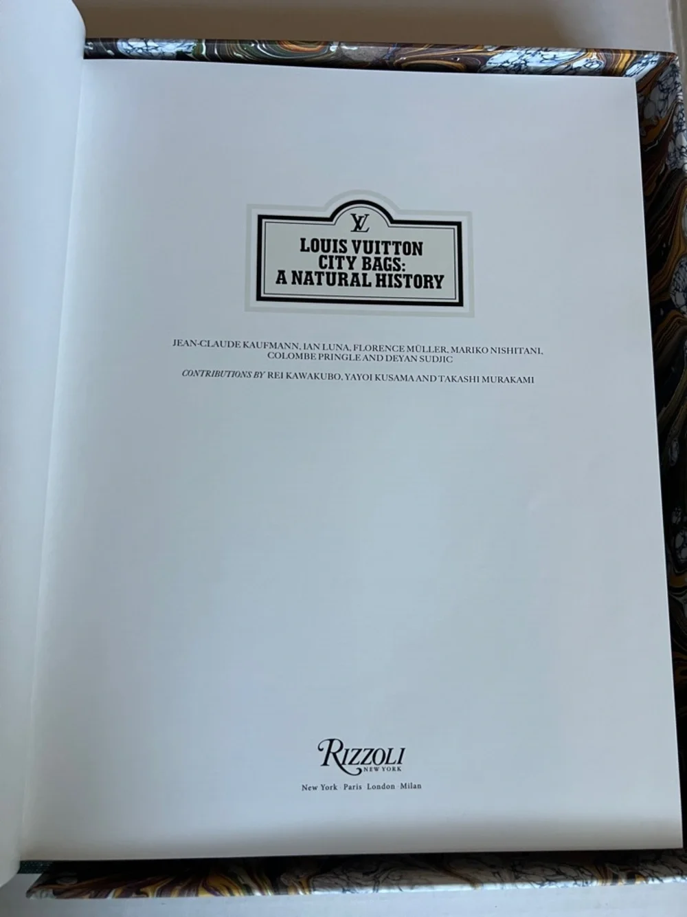 LOUIS VUITTON City Bags History Coffee Table Book Full set Rare